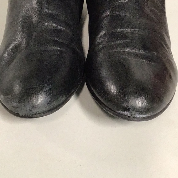 Stuart Weitzman Elastic strap bootie, wedge heel - Picture 2 of 10